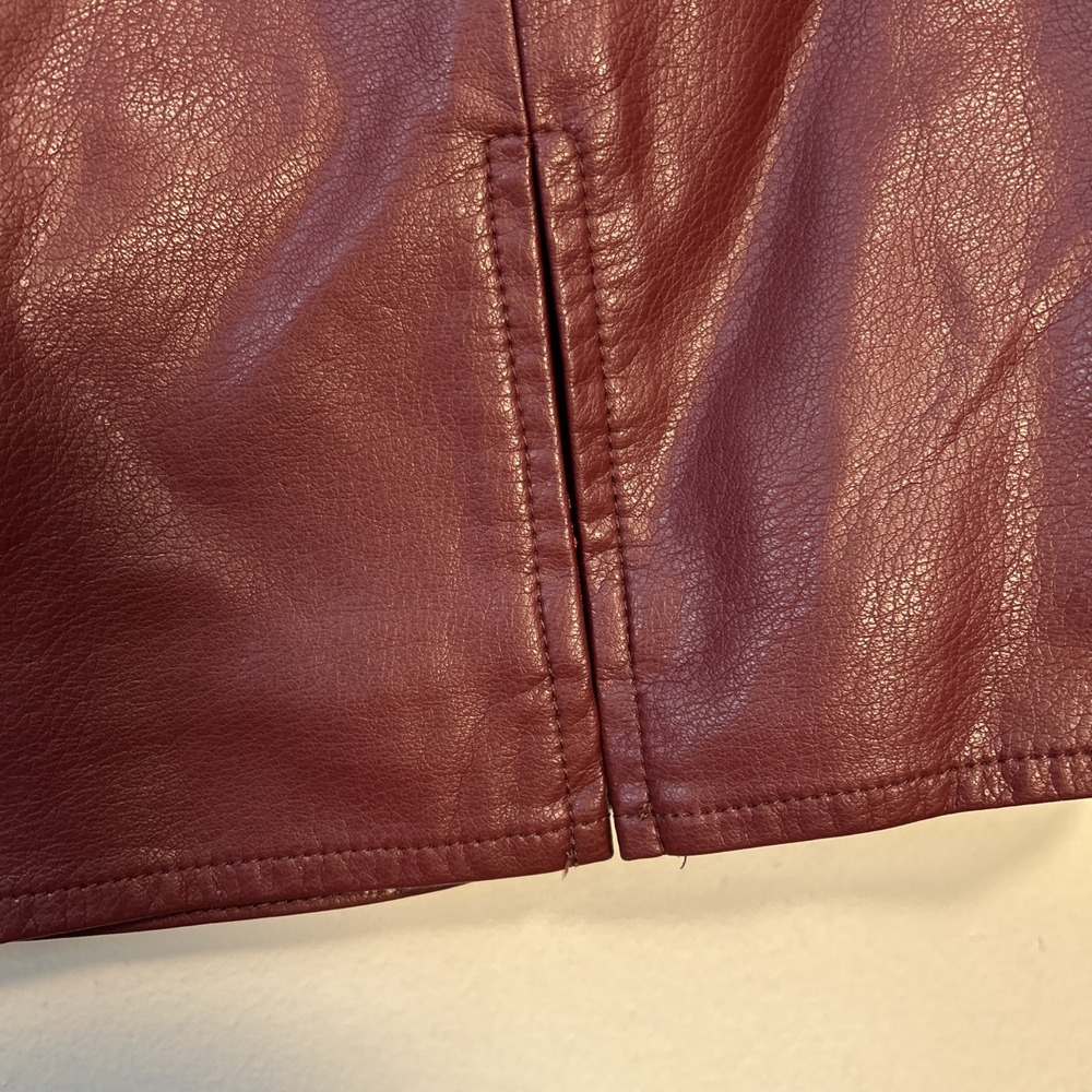 Day And Night Women M Burgundy Faux Leather Mini Skirt Back Zip 6316 - Picture 4 of 6